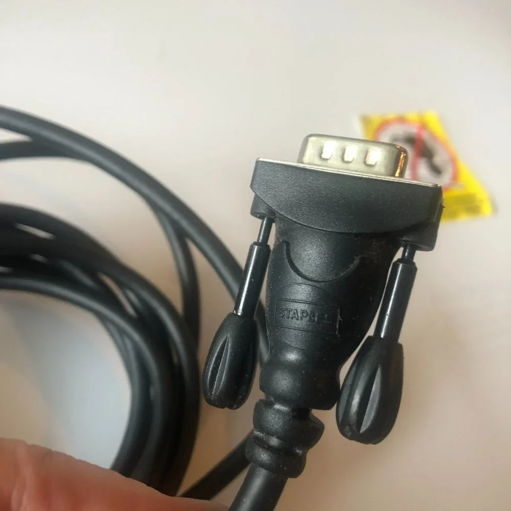 STAPLES Black Serial Cable #CBL BIN